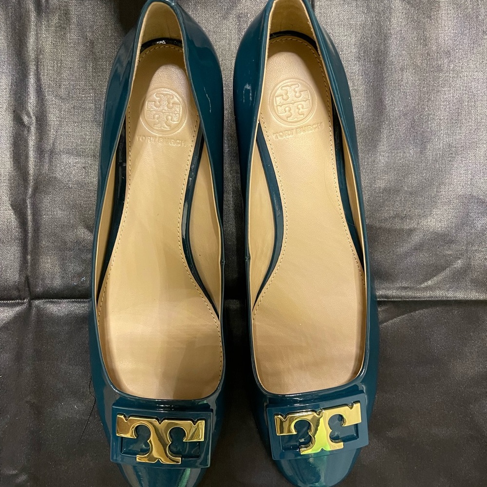 Tory Burch low heel flat shoes green size 9M